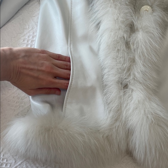St. John fox fur leather Jacket with Fur trim - Picture 12 of 17